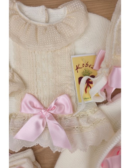 CONJUNTO UNISEX DE PUNTO CRUDO/ROSA BEBÉ (4 PIEZAS), Y62. KOBEZ. INVIERNO.