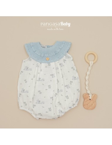 PELELE MOCETA COLECCIÓN BUNNY DE PANGASA BABY, CELESTE EMPOLVADO. VERANO 26.