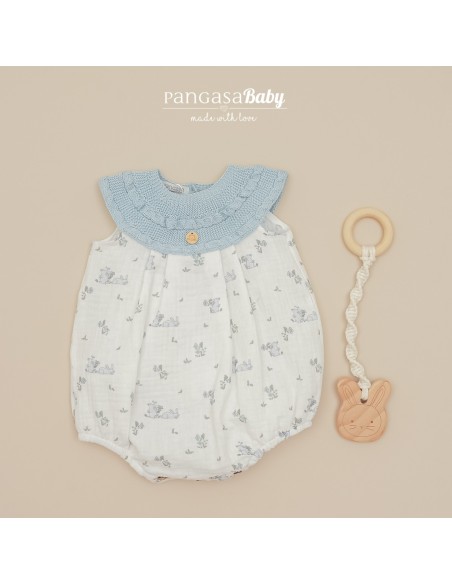 PELELE MOCETA COLECCIÓN BUNNY DE PANGASA BABY, CELESTE EMPOLVADO. VERANO 26.
