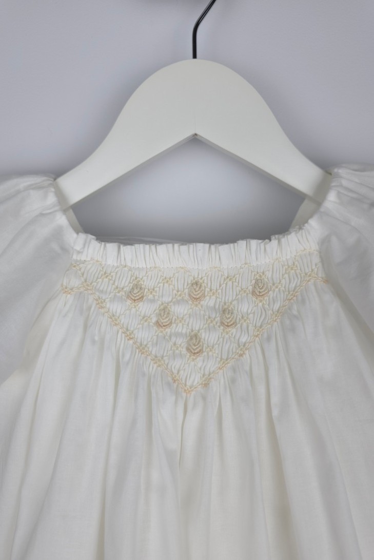 VESTIDO (HASTA TALLA 3A INCLUYE BRAGA) PUNTO SMOCK ALBA DE TARTALETA, CRUDO. VERANO 26.