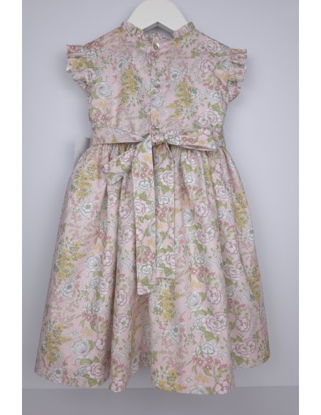 VESTIDO PUNTO SMOCK CAPRI DE TARTALETA, FONDO ROSA. VERANO 26.