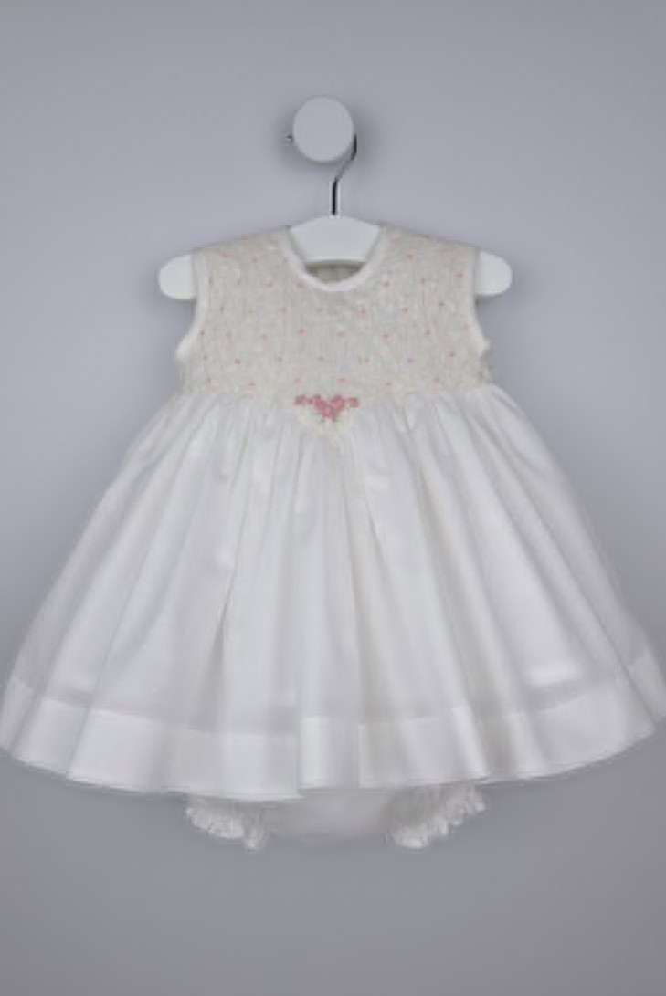 JESUSITO PUNTO SMOCK MARNY DE TARTALETA, CRUDO/ROSA. VERANO 26.