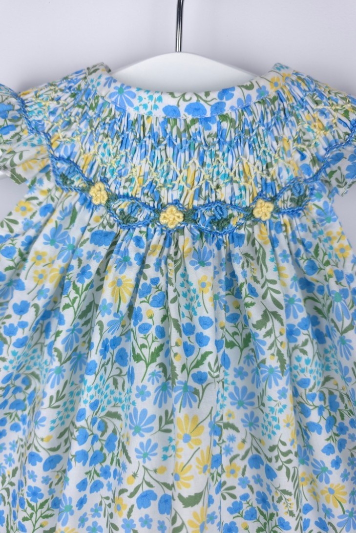 JESUSITO PUNTO SMOCK ROSITA DE TARTALETA, AZULES. VERANO 26.