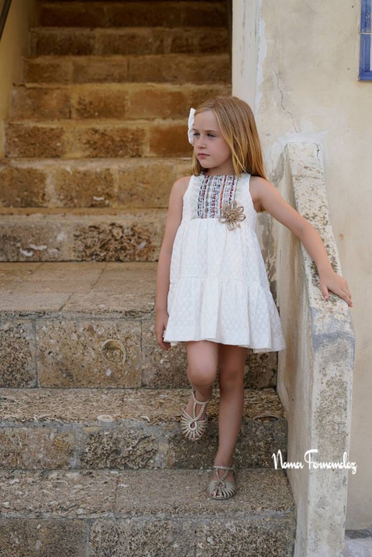 VESTIDO COLECCIÓN YUCA DE NOMA FERNÁNDEZ, BORDADO MARFIL. VERANO 26.