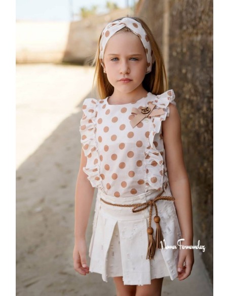 TURBANTE NUDO COLECCIÓN HAYA DE NOMA FERNÁNDEZ, TOPO CAMEL. VERANO 26.