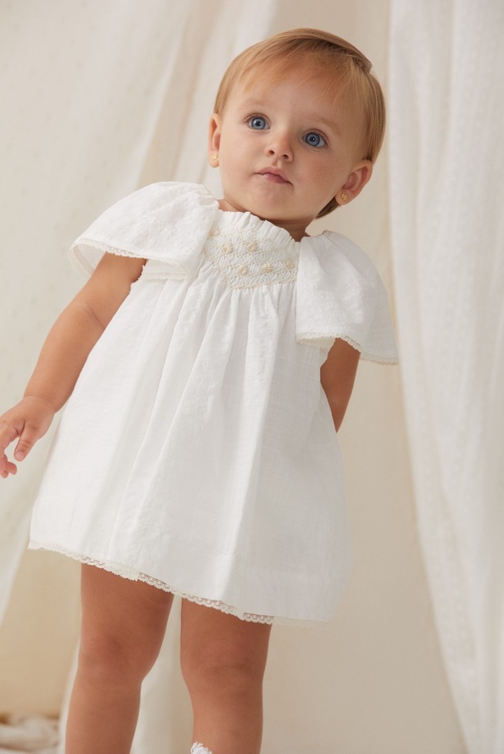 VESTIDO (HASTA TALLA 3A INCLUYE BRAGA) PUNTO SMOCK ALBA DE TARTALETA, CRUDO. VERANO 26.