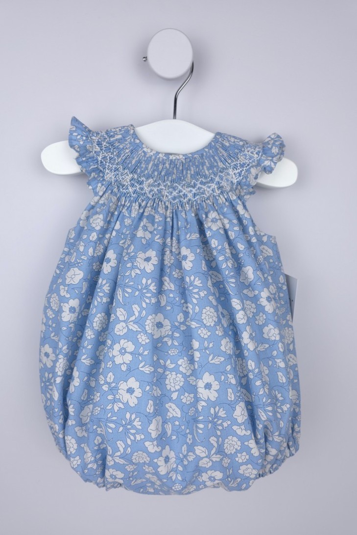 RANITA UNISEX PUNTO SMOCK TALLA ÚNICA (1m-6m aprox.) DE BELÁN, FLORES BLANCAS. VERANO 26