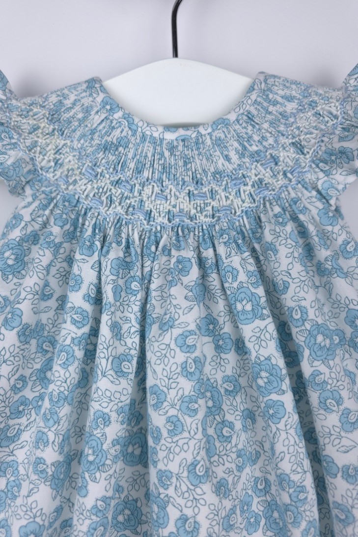 RANITA UNISEX PUNTO SMOCK TALLA ÚNICA (1m-6m aprox.) DE BELÁN, FLORES AZULES. VERANO 26