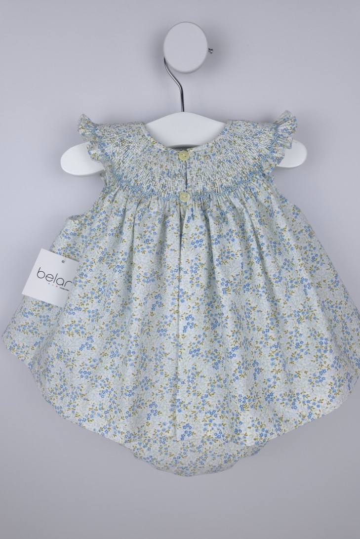 JESUSITO PUNTO SMOCK TALLA ÚNICA (1m-6m aprox.) DE BELÁN, FLORECITAS AZULES. VERANO 26