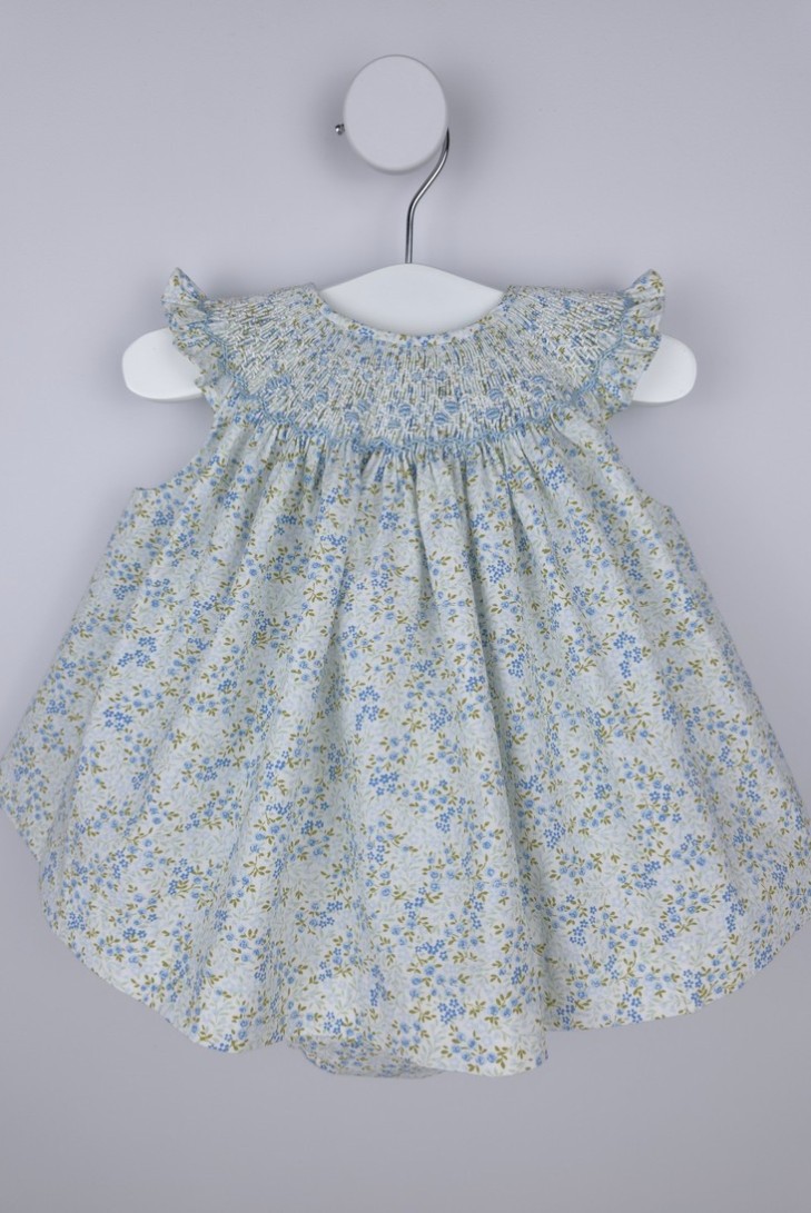 JESUSITO PUNTO SMOCK TALLA ÚNICA (1m-6m aprox.) DE BELÁN, FLORECITAS AZULES. VERANO 26