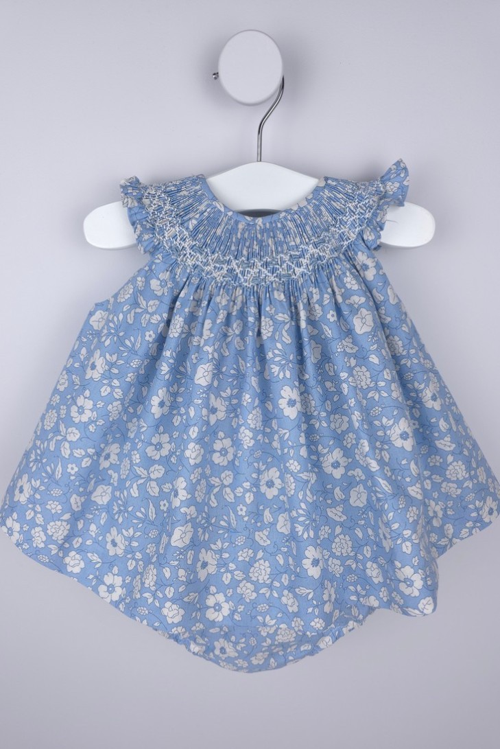 JESUSITO PUNTO SMOCK TALLA ÚNICA (1m-6m aprox.) DE BELÁN, FLORES BLANCAS. VERANO 26
