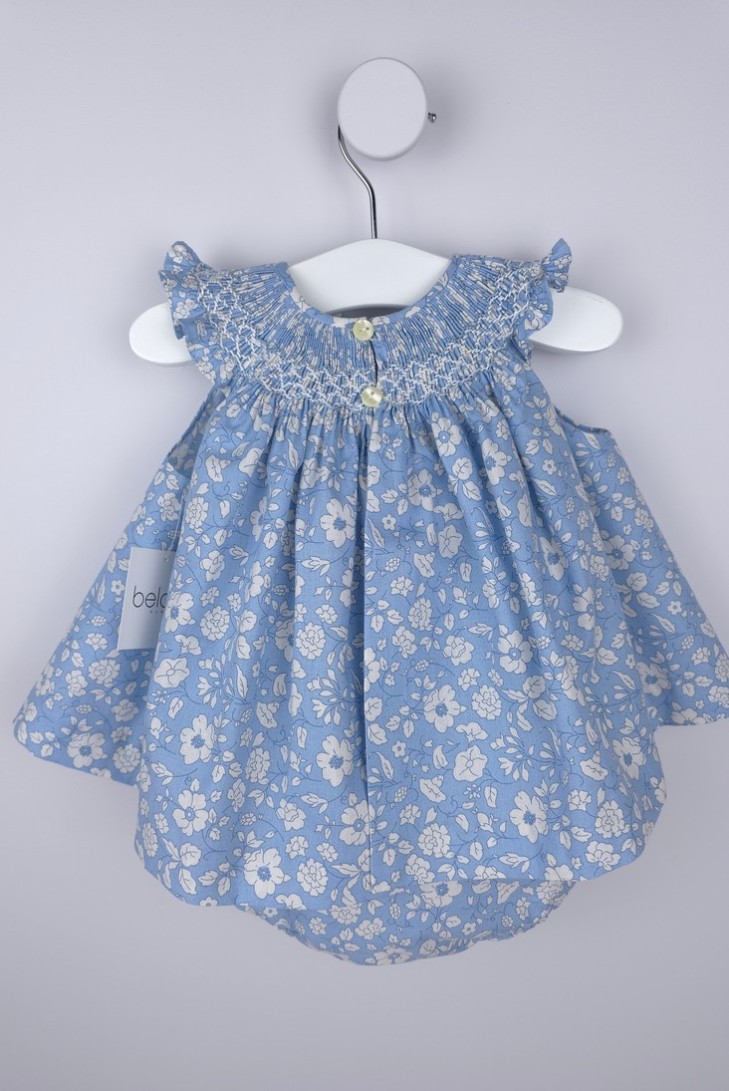 JESUSITO PUNTO SMOCK TALLA ÚNICA (1m-6m aprox.) DE BELÁN, FLORES BLANCAS. VERANO 26