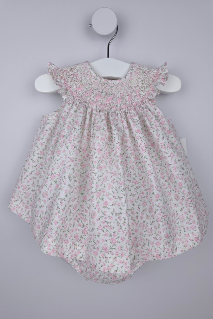 JESUSITO PUNTO SMOCK TALLA ÚNICA (1m-6m aprox.) DE BELÁN, FLORECITAS ROSAS. VERANO 26