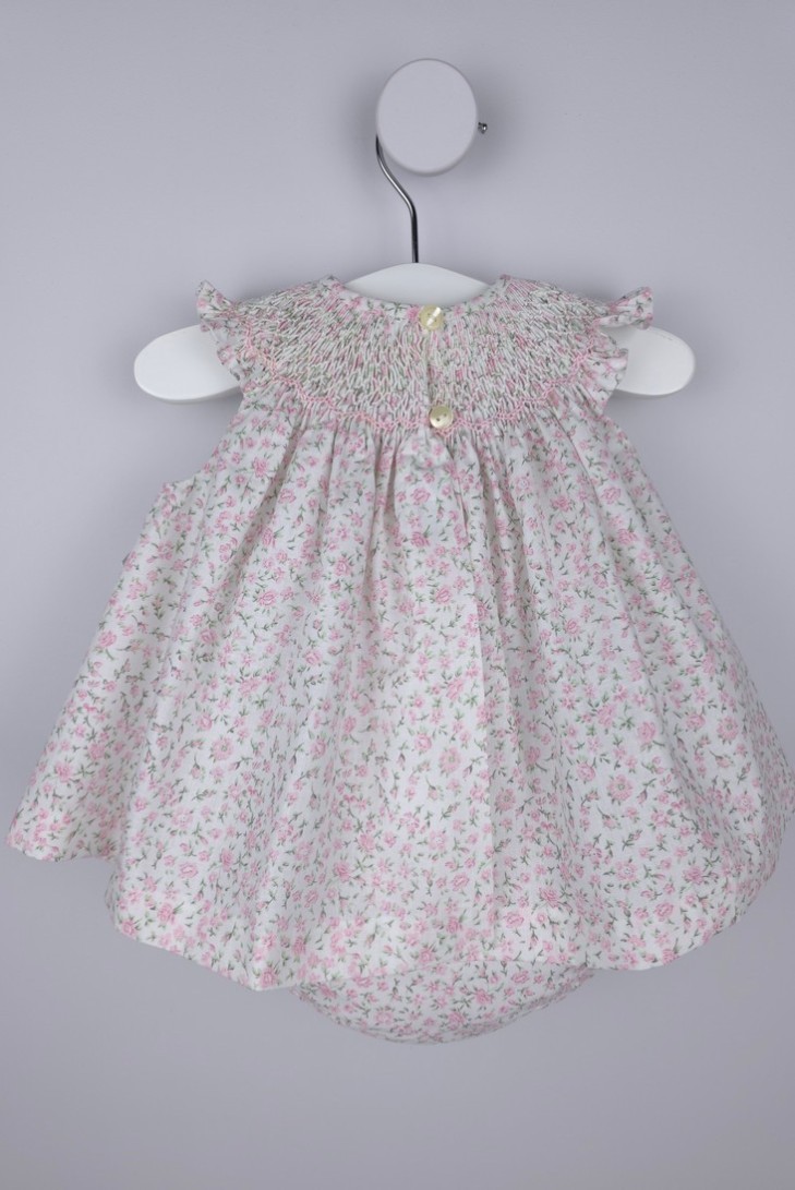 JESUSITO PUNTO SMOCK TALLA ÚNICA (1m-6m aprox.) DE BELÁN, FLORECITAS ROSAS. VERANO 26