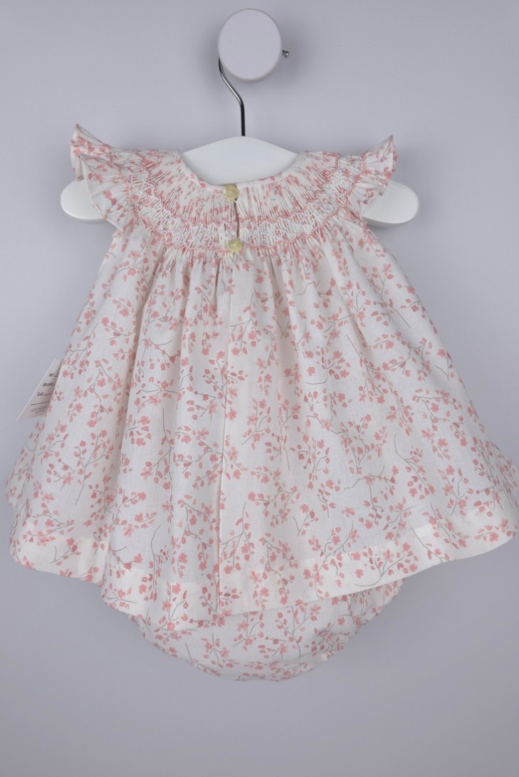 JESUSITO PUNTO SMOCK TALLA ÚNICA (1m-6m aprox.) DE BELÁN, FLORES ROSAS. VERANO 26