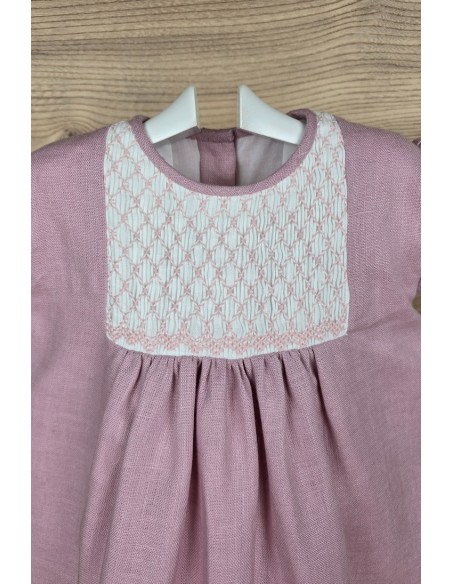 VESTIDO LINO PUNTO SMOCK DE ARTESANÍA CARMINA, ROSA PALO. VERANO 26.