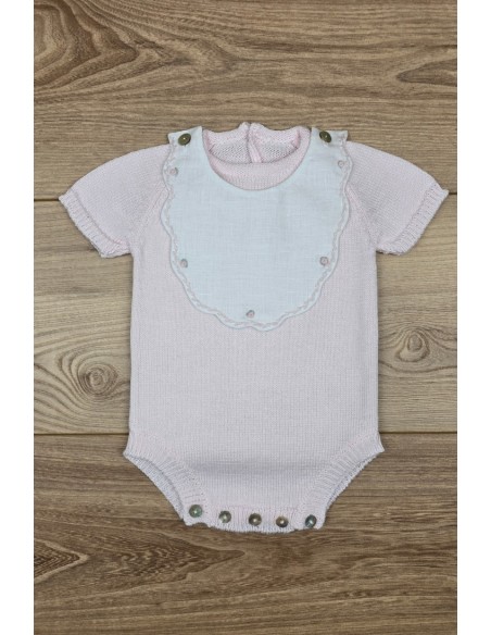 RANA UNISEX CON BABERO BORDADO A MANO DE ARTESANÍA CARMINA, ROSA . VERANO 26.