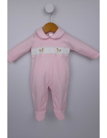 PIJAMA PUNTO SMOCK CABALLITO MADERA, ROSA. VERANO 26.