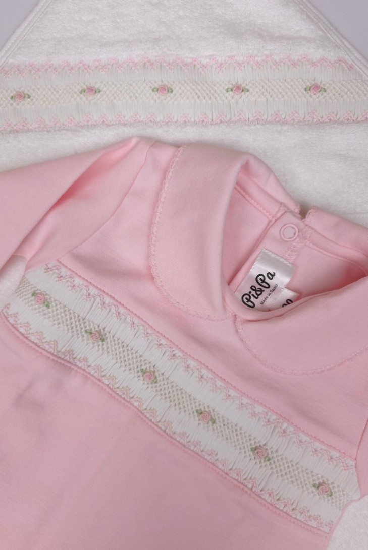 CAPA DE BAÑO PUNTO SMOCK FLOR, ROSA. VERANO 26.