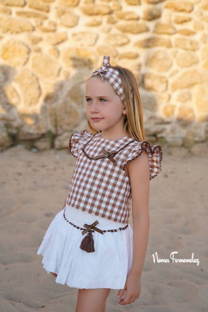 CONJUNTO TOP Y FALDA (SIN SHORT DEBAJO) COLECCIÓN TILO DE NOMA FERNÁNDEZ, VICHY MARRÓN. VERANO 26.