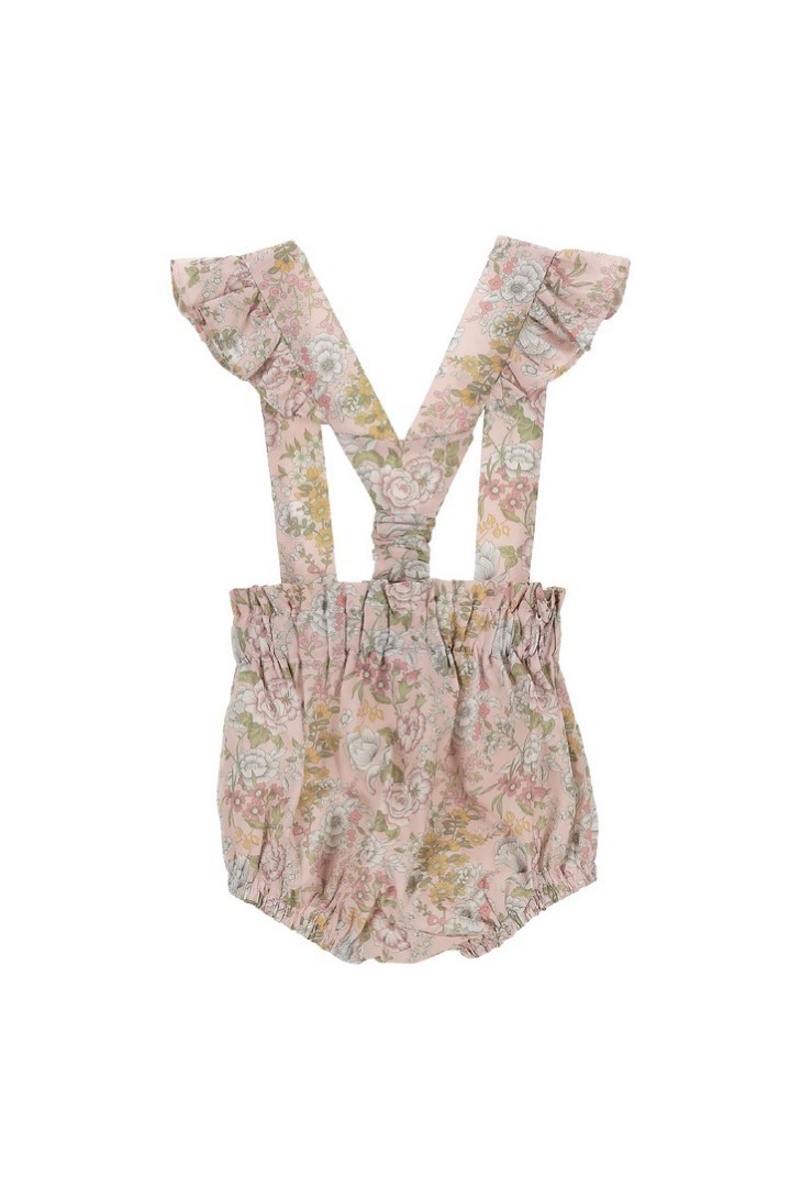BLUSA BLANCA JULIET Y RANITA TIRANTES, FONDO ROSA DE TARTALETA. VERANO 26.