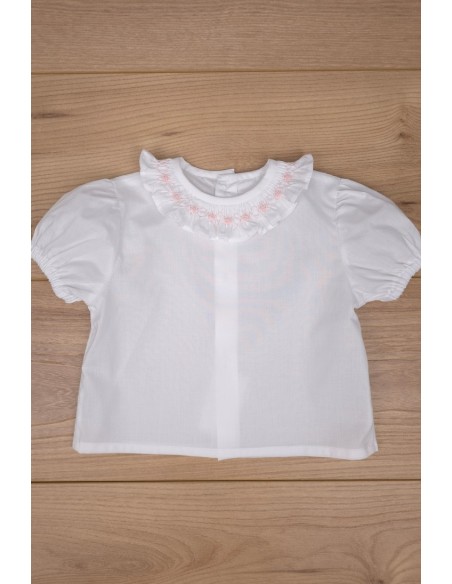 BLUSA CUELLO PUNTO SMOCK MANGA CORTA DE ARTESANÍA CARMINA, BATISTA BLANCA/ROSA. VERANO 26.