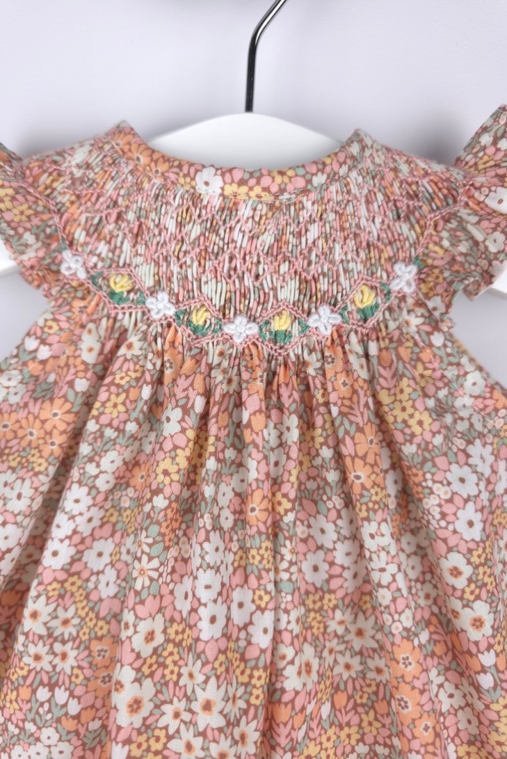JESUSITO PUNTO SMOCK ROSITA DE TARTALETA, MULTICOLOR. VERANO 26.