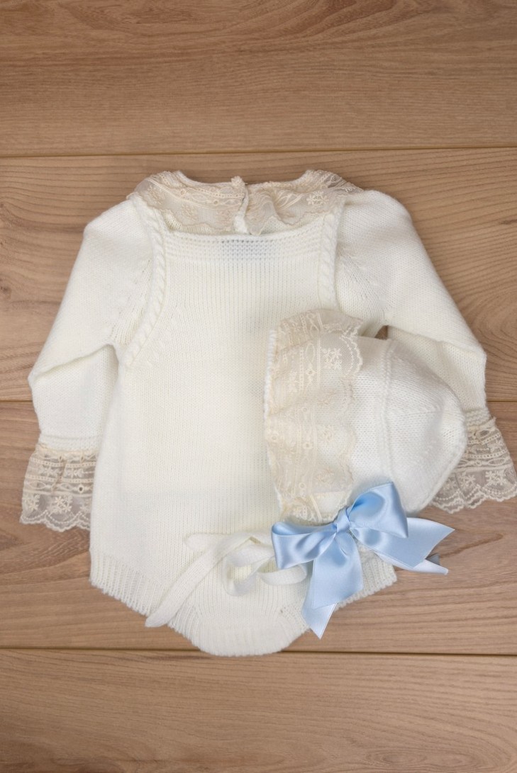 CONJUNTO UNISEX DE PUNTO CRUDO/CELESTE (3 PIEZAS), Y62. KOBEZ. INVIERNO.