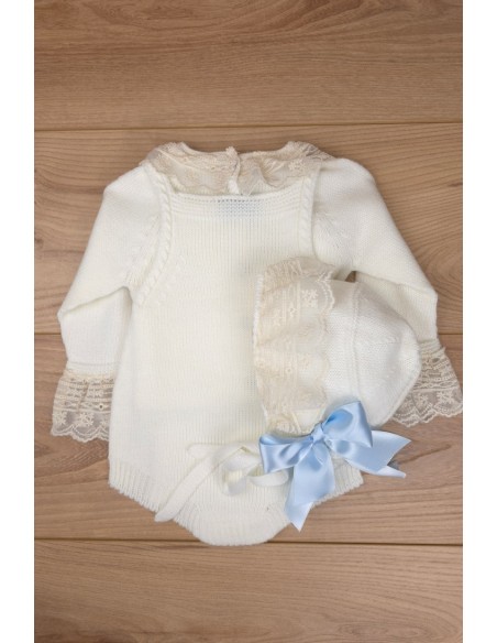 CONJUNTO UNISEX DE PUNTO CRUDO/CELESTE (3 PIEZAS), Y62. KOBEZ. INVIERNO.