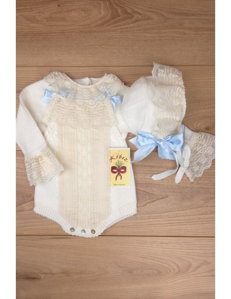 CONJUNTO UNISEX DE PUNTO CRUDO/CELESTE (3 PIEZAS), Y62. KOBEZ. INVIERNO.