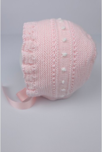 CAPOTA HECHA A MANO DE ARTESANÍA CARMINA, ROSA SUAVE/BLANCO. INVIERNO 26.