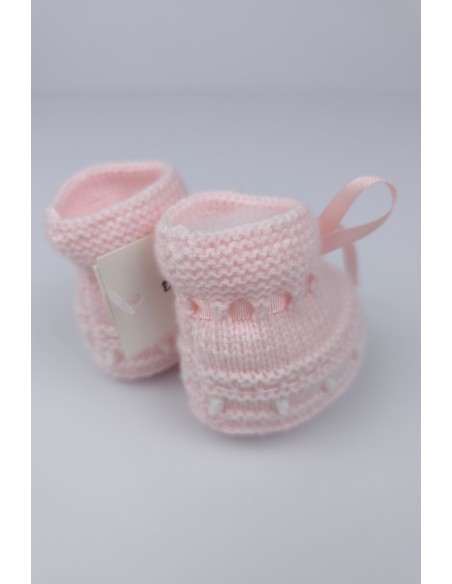PATUCOS HECHOS A MANO DE ARTESANÍA CARMINA, ROSA SUAVE/BLANCO. INVIERNO 26.