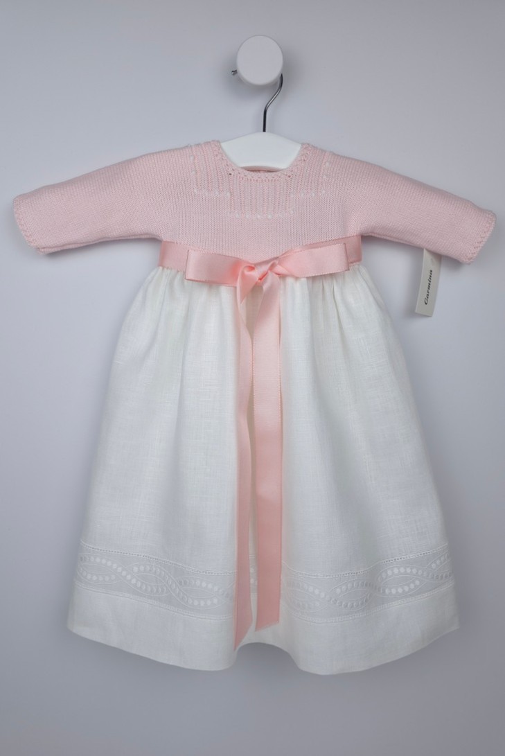 FALDÓN DE ARTESANÍA CARMINA, ROSA SUAVE/BLANCO. INVIERNO 26.