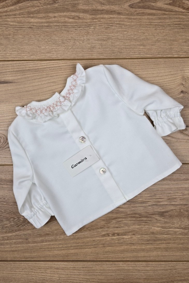 BLUSA VIELLA EN CRUDO CON CUELLO SMOCK ROSA PALO. ARTESANÍA CARMINA. INVIERNO 26.
