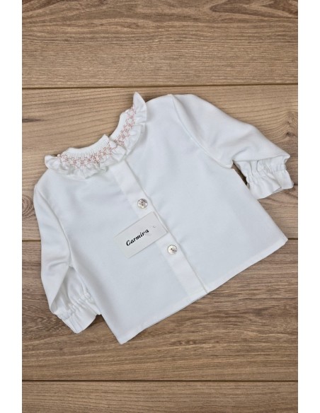 BLUSA VIELLA EN CRUDO CON CUELLO SMOCK ROSA PALO. ARTESANÍA CARMINA. INVIERNO 26.