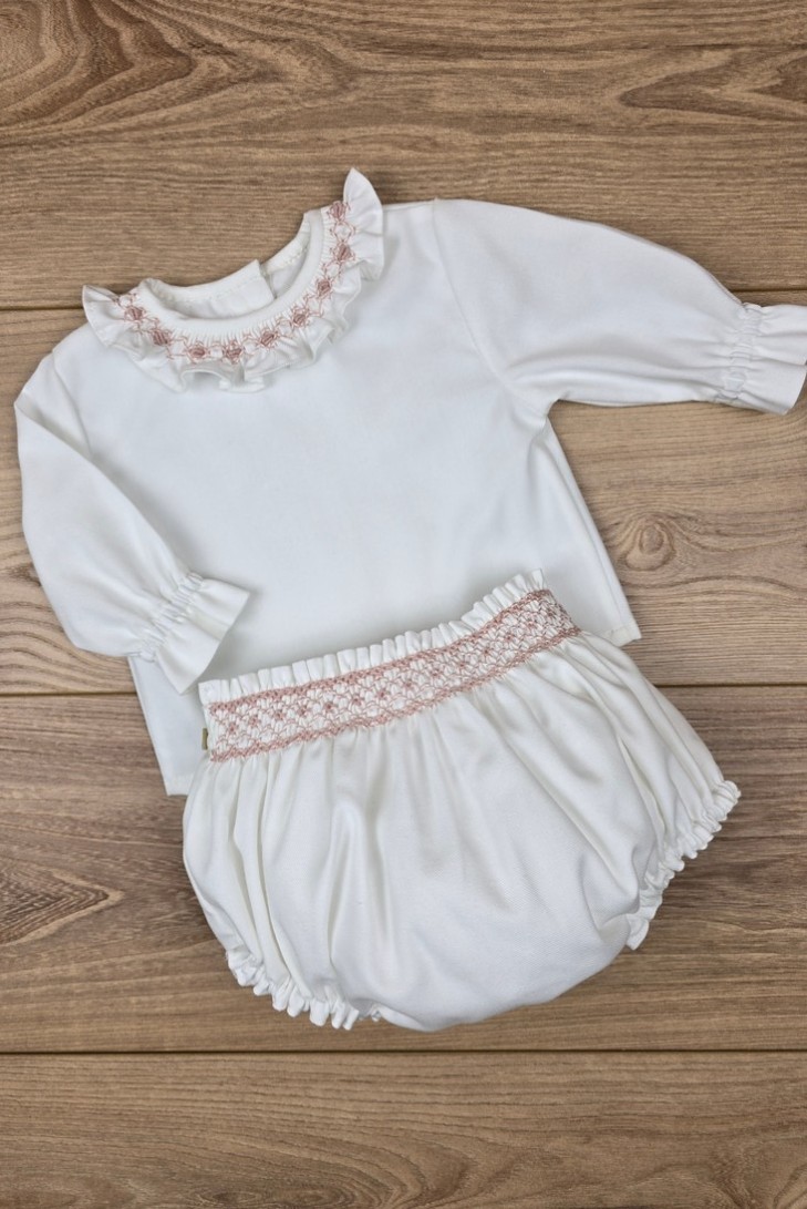 BLUSA VIELLA EN CRUDO CON CUELLO SMOCK ROSA PALO. ARTESANÍA CARMINA. INVIERNO 26.