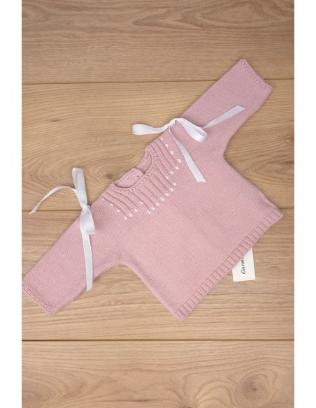 JERSEY LAZOS Y BODOQUES BORDADOS A MANO DE ARTESASANÍA CARMINA, ROSA PALO. INVIERNO 26.