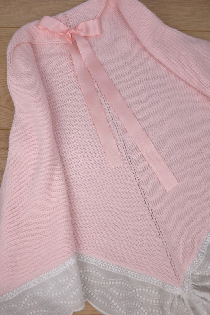 TOQUILLA DE ARTESANÍA CARMINA, ROSA/BLANCO. INVIERNO 26.