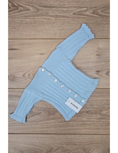 JERSEY BODOQUES BORDADOS A MANO DE ARTESANÍA CARMINA, CELESTE/BLANCO. INVIERNO 26.