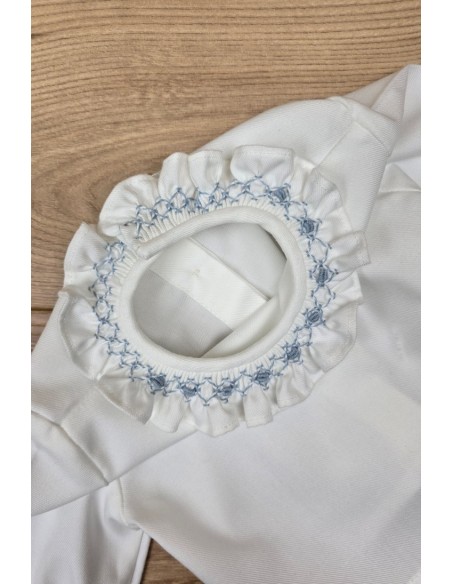 BLUSA VIELLA EN CRUDO CON CUELLO SMOCK AZUL INGLÉS. ARTESANÍA CARMINA. INVIERNO 26.