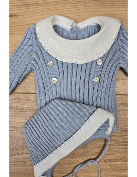 JERSEY Y CAPOTA BORDADOS A MANO DE ARTESANÍA CARMINA, AZUL INGLÉS/BLANCO. INVIERNO 26.