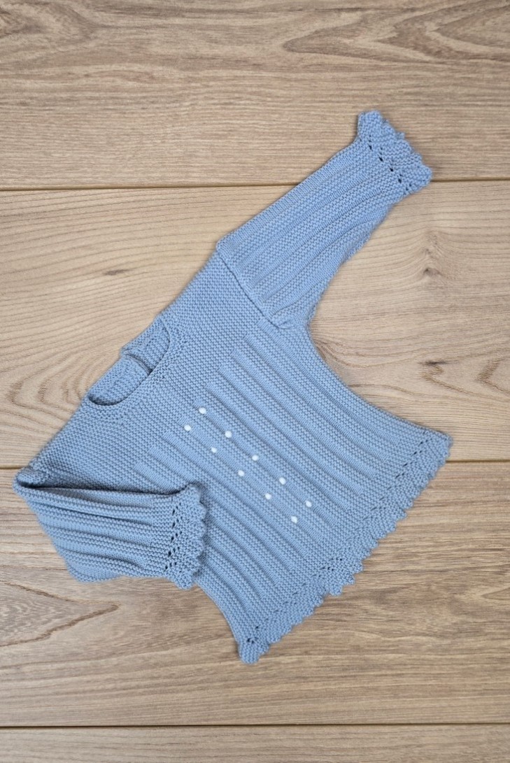 JERSEY BODOQUES BORDADOS A MANO DE ARTESANÍA CARMINA, AZUL INGLÉS. INVIERNO 26.