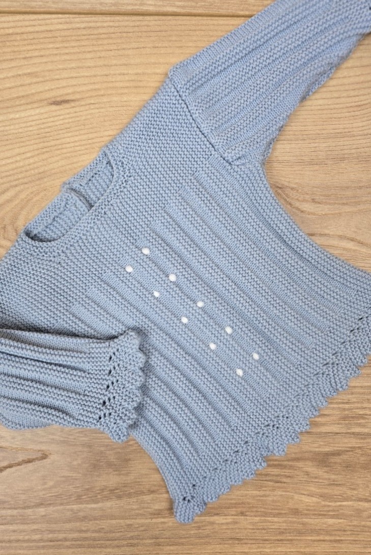 JERSEY BODOQUES BORDADOS A MANO DE ARTESANÍA CARMINA, AZUL INGLÉS. INVIERNO 26.
