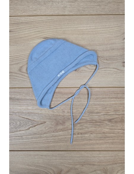 CAPOTA FLOR BORDADA DE ARTESANÍA CARMINA, AZUL INGLÉS/BLANCO. INVIERNO 26.
