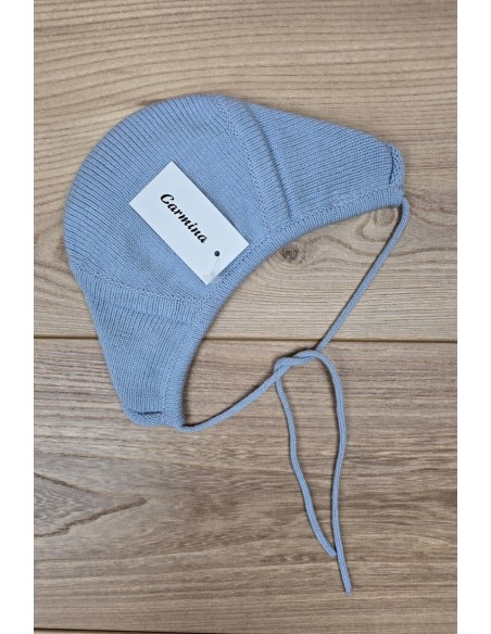 CAPOTA FLOR BORDADA DE ARTESANÍA CARMINA, AZUL INGLÉS/BLANCO. INVIERNO 26.