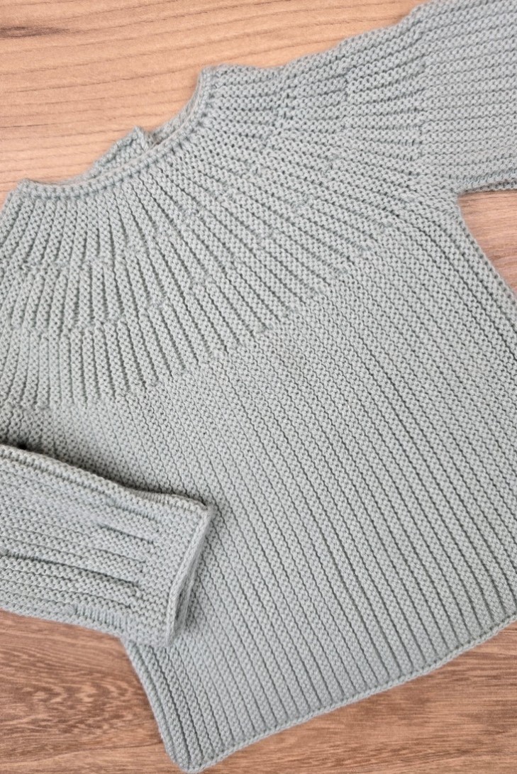 JERSEY DE ARTESANÍA CARMINA, VERDE AGUA. INVIERNO 26.