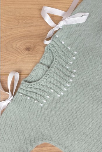JERSEY LAZOS Y BODOQUES BORDADOS A MANO DE ARTESASANÍA CARMINA, VERDE AGUA. INVIERNO 26. 2
