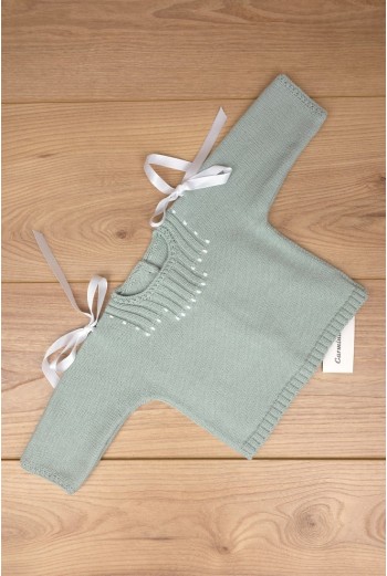 JERSEY LAZOS Y BODOQUES BORDADOS A MANO DE ARTESASANÍA CARMINA, VERDE AGUA. INVIERNO 26.