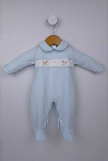 PIJAMA PUNTO SMOCK CABALLITO MADERA, CELESTE. INVIERNO 26.