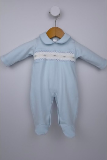 PIJAMA PUNTO SMOCK FLOR, CELESTE. INVIERNO 26.
